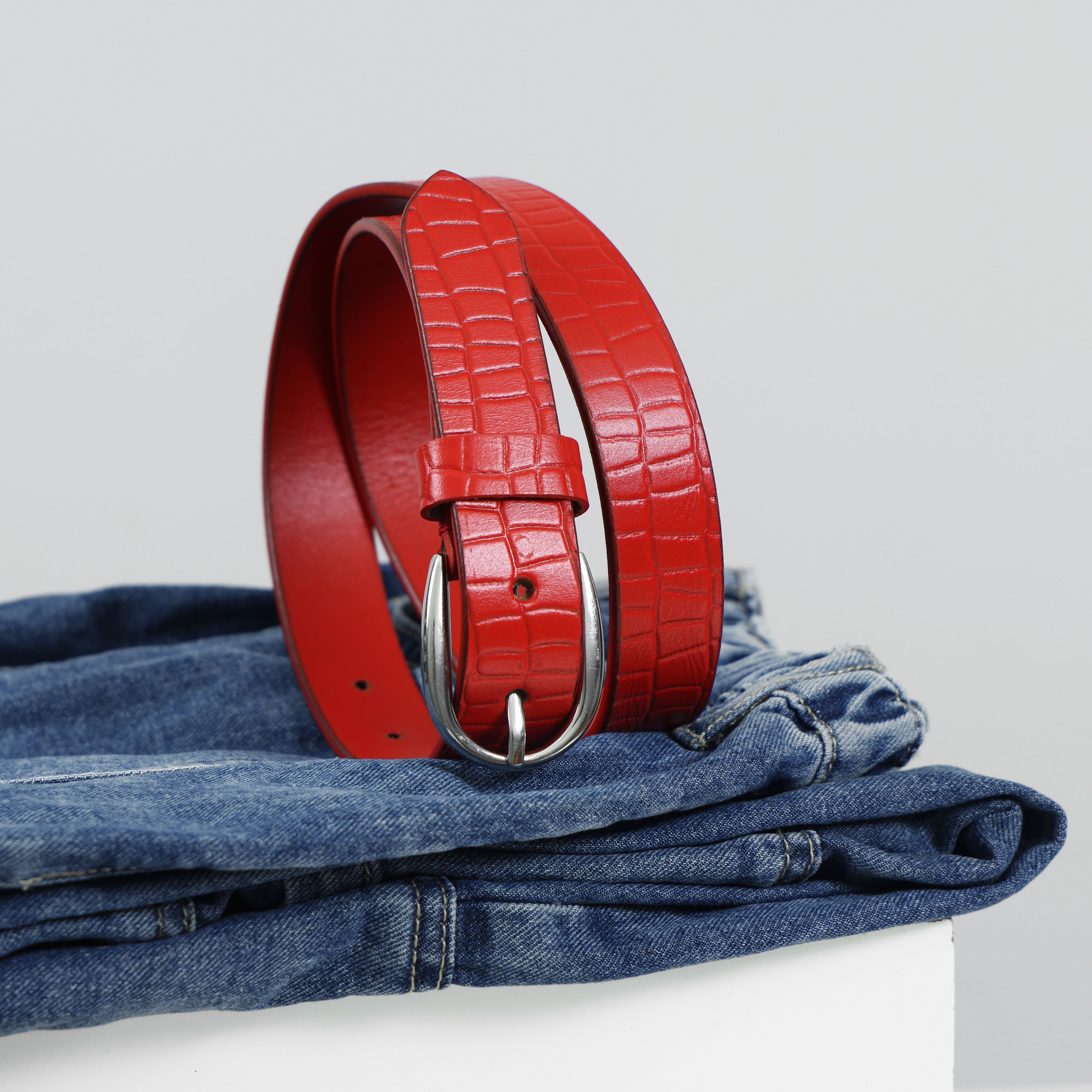 Berbanto Serpina – Rouge Red Top-Grain Leather Snake Texture Belt